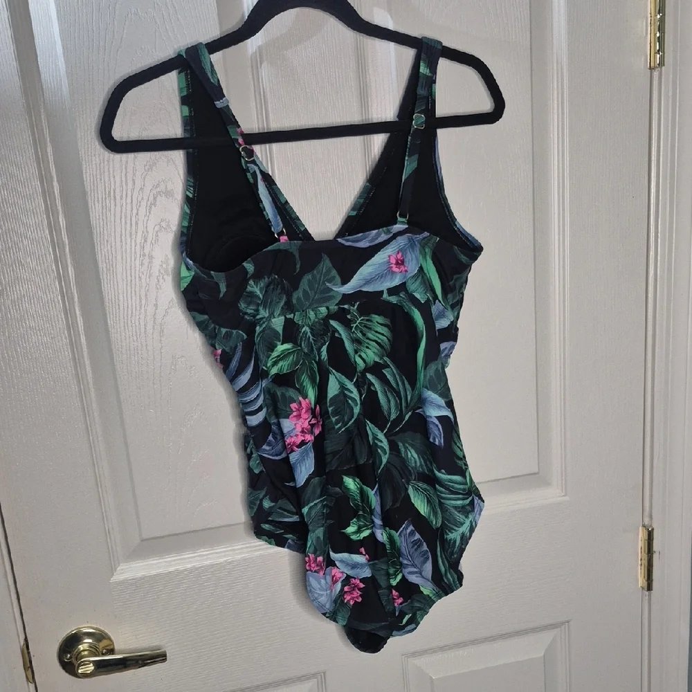 Kona Sol Floral One Piece Swimsuit - Picture 5 of 6